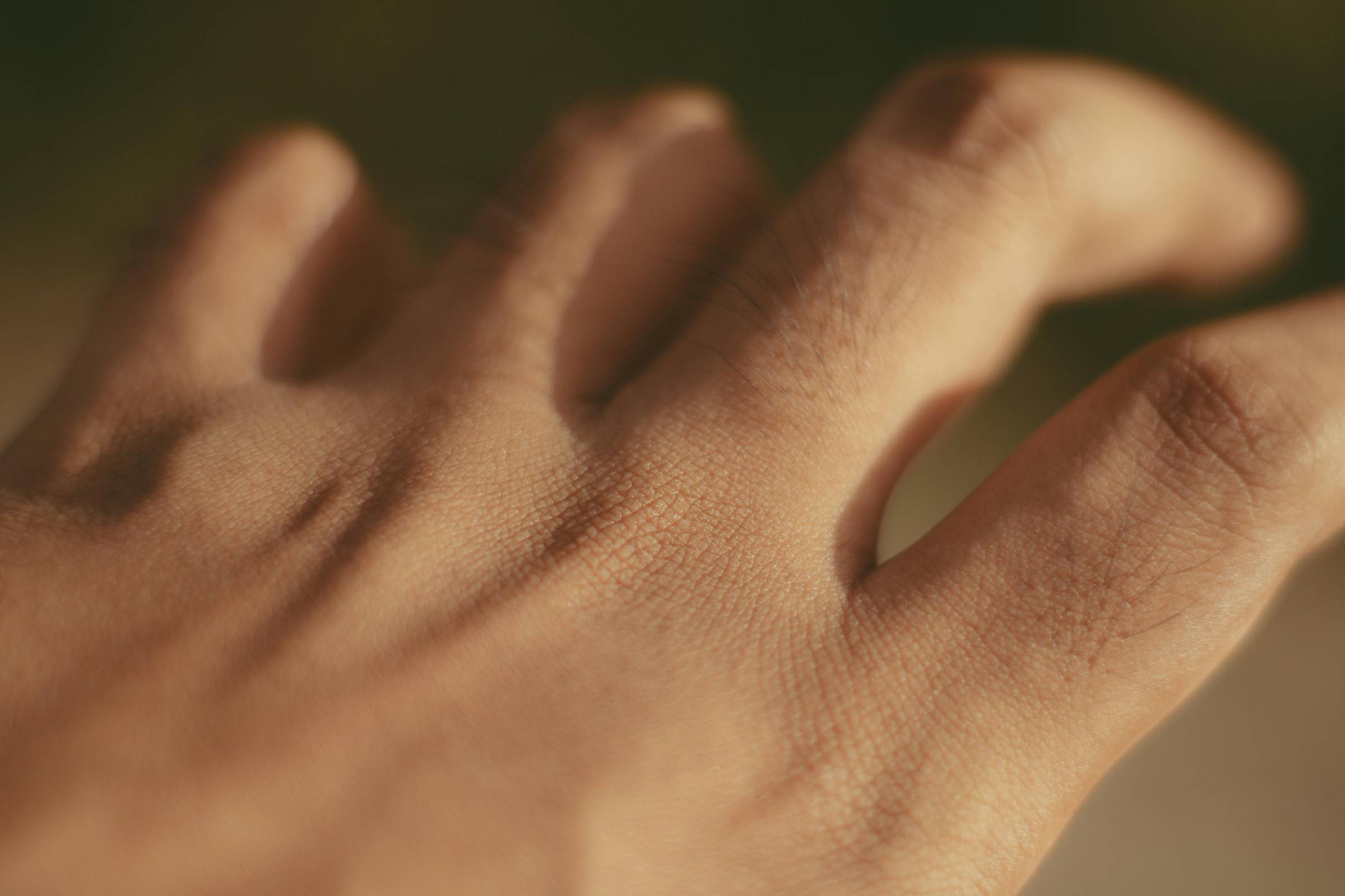 a 3 minute glow ritual for hands