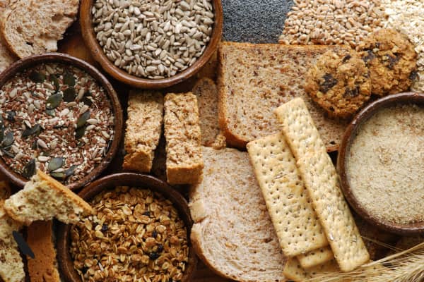 Bowl of oats and soluble fibre foods