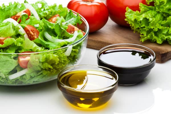 Salad with olive oil and balsamic vinegar dressing