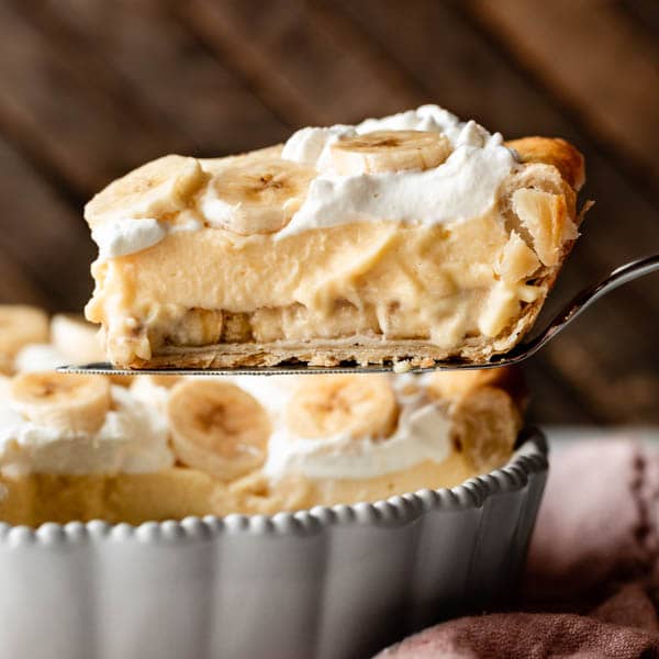 banana cream pie slice