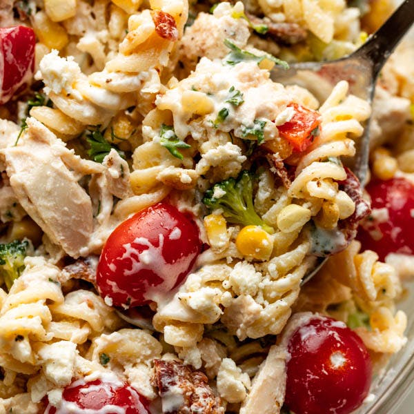 pasta salad with chicken and corn