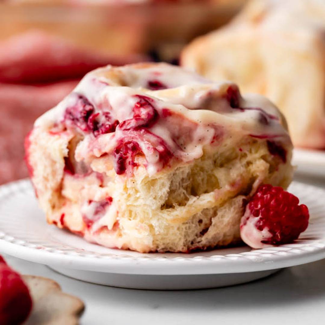 raspberry sweet rolls