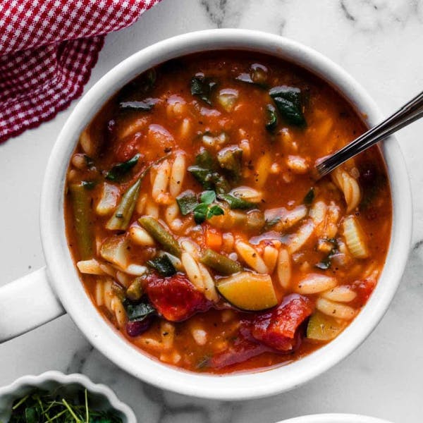 bowl of minestrone soup