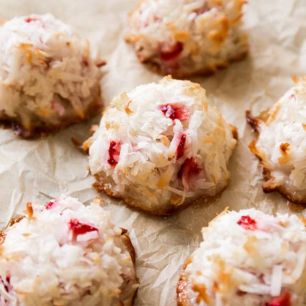 strawberry coconut macaroons