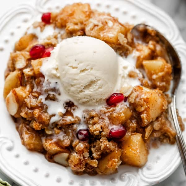 apple crisp with ice cream