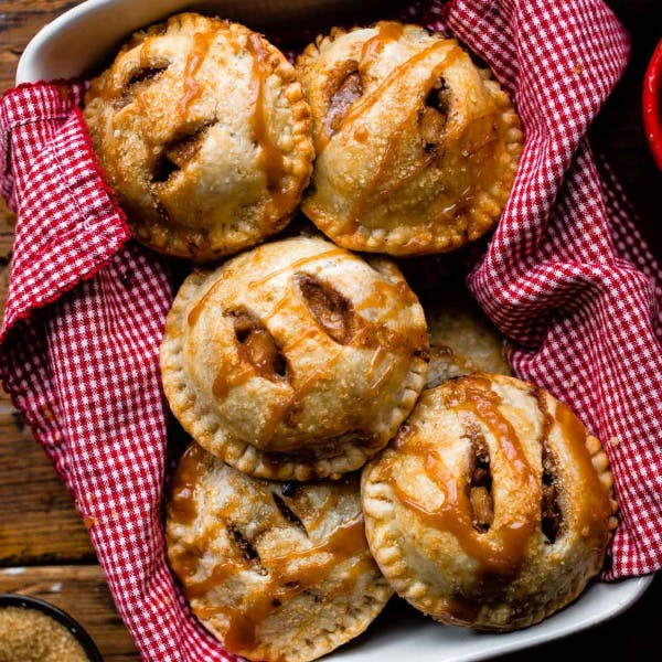 round apple hand pies with caramel drizzele