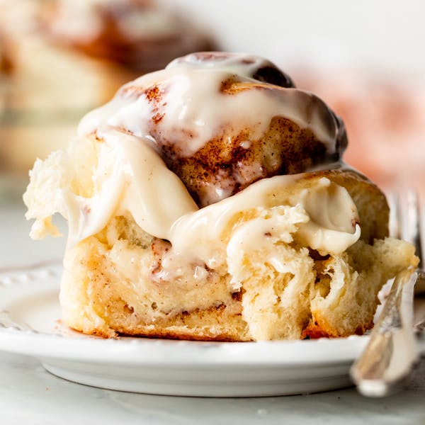 cinnamon roll with cream cheese icing