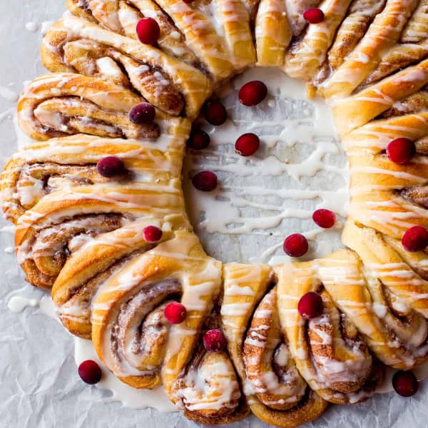 picture of cinnamon roll wreath