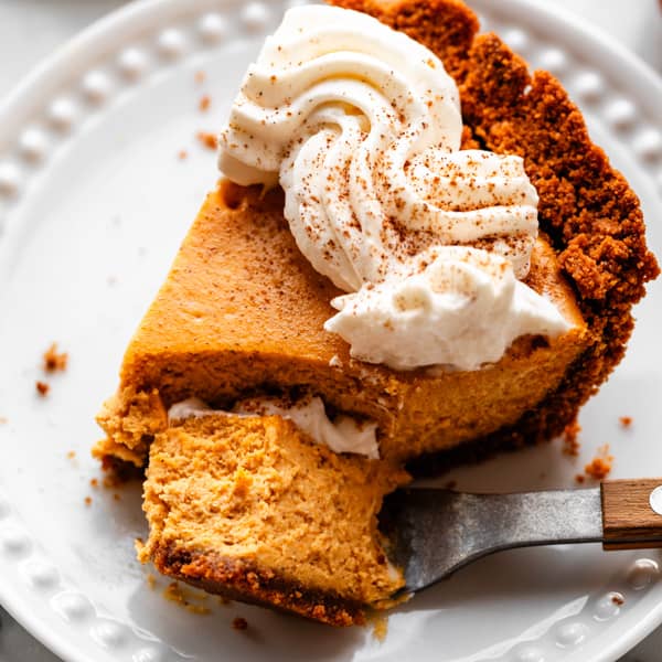 pumpkin cheesecake pie slice