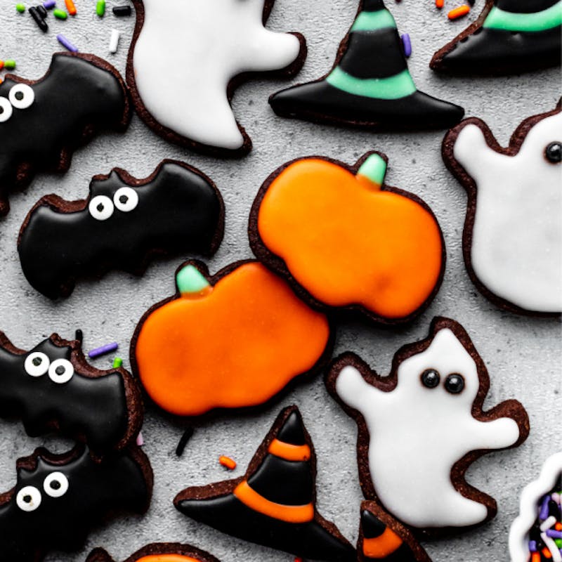 picture of chocolate sugar cookies decorated with easy icing for Halloween