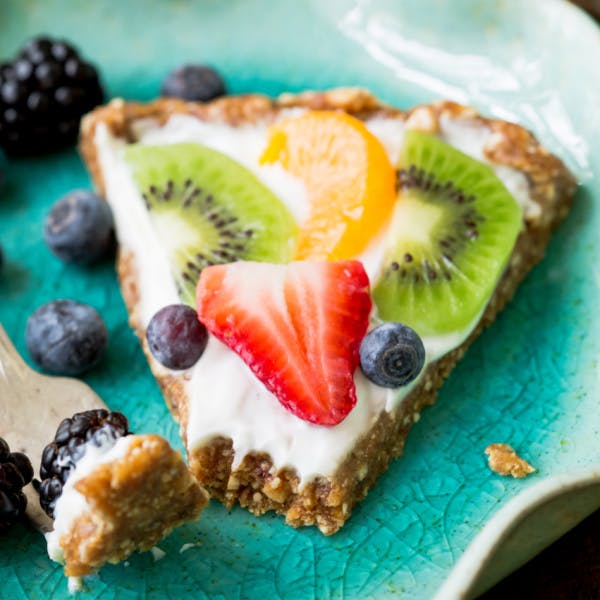 Greek yogurt fruit tart