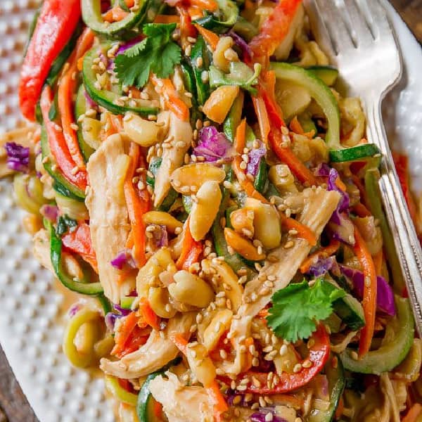 picture of peanut chicken zucchini noodles
