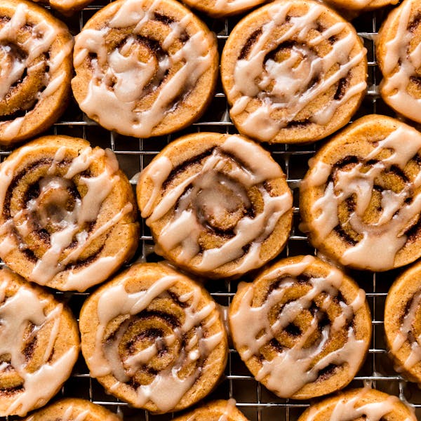 photo of pumpkin spice roll cookies