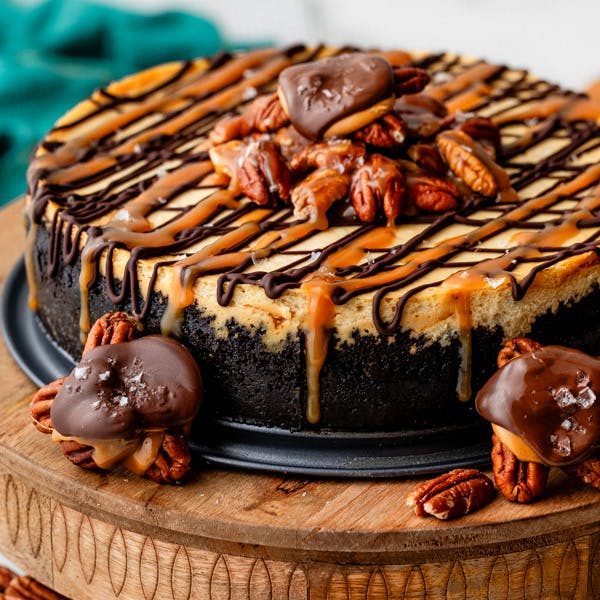 turtle caramel chocolate cheesecake