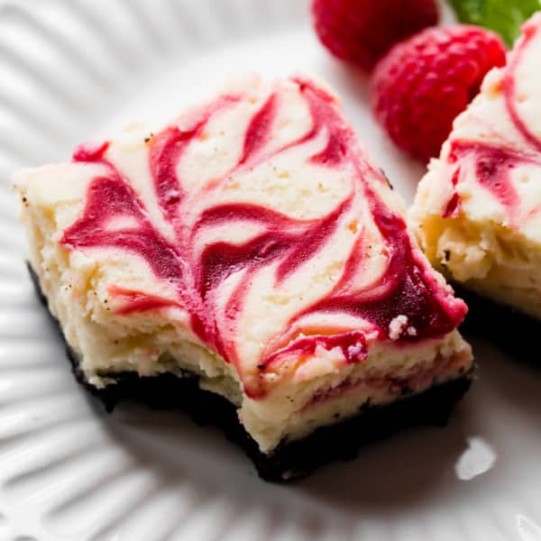 white chocolate raspberry cheesecake bars