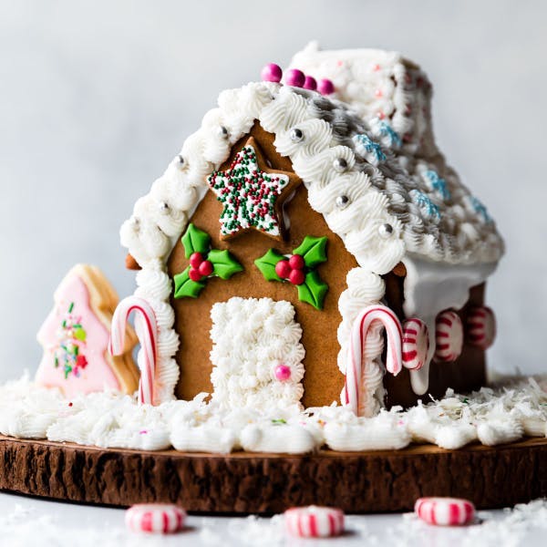 picture of a gingerbread house