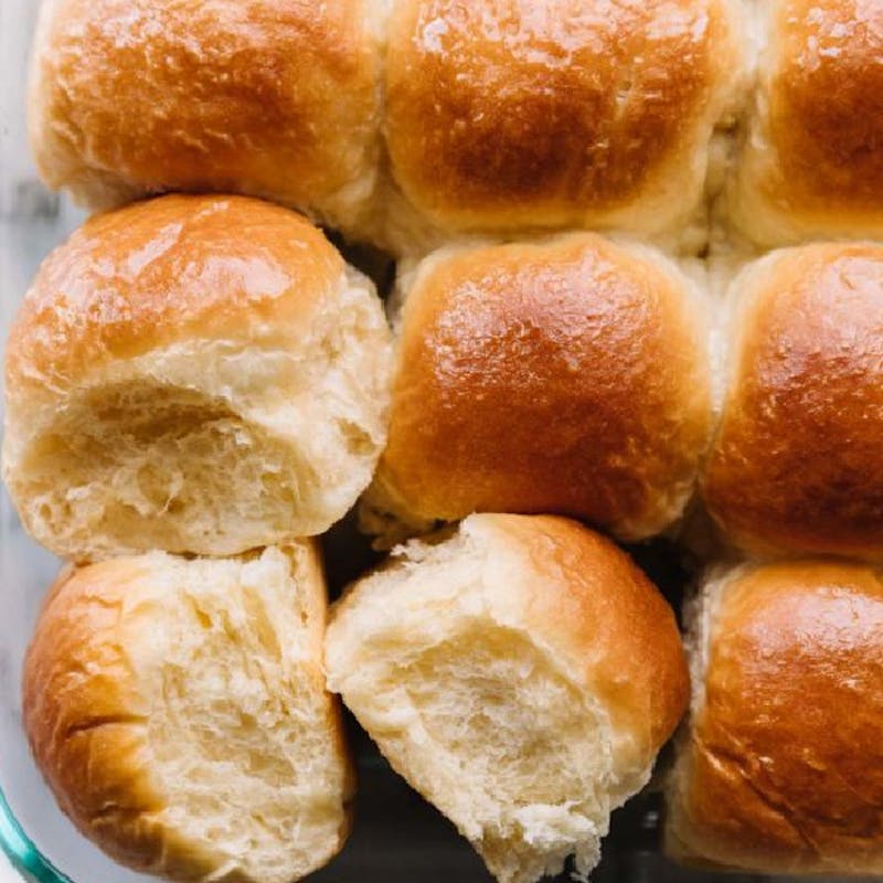 picture of soft dinner rolls