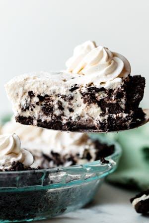 cookies and cream pie slice