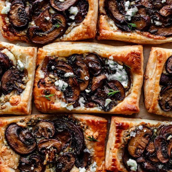 mushroom puff pastry tarts
