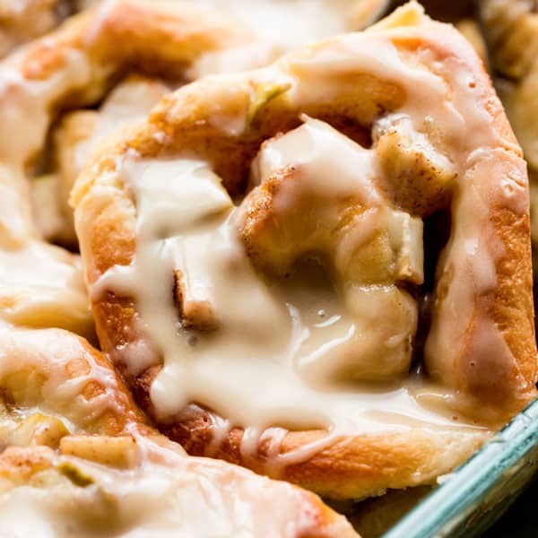 apple cinnamon rolls with icing