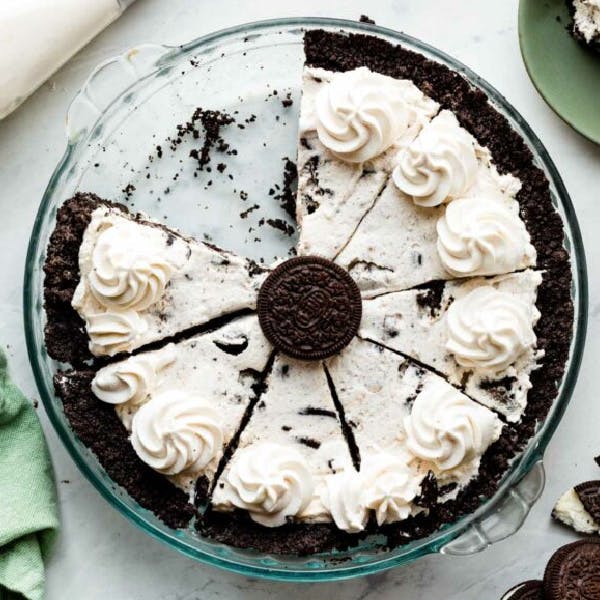 picture of cookies and cream pie with whipped cream