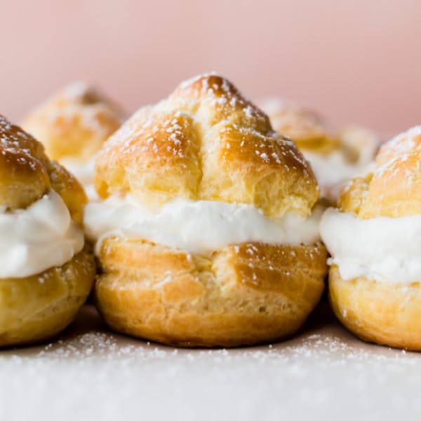 picture of cream puffs made from choux pastry