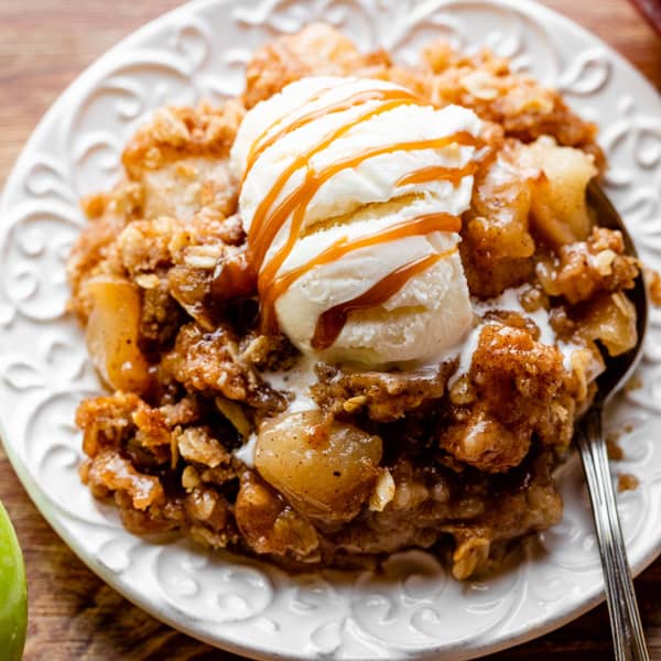 apple crisp on a plate