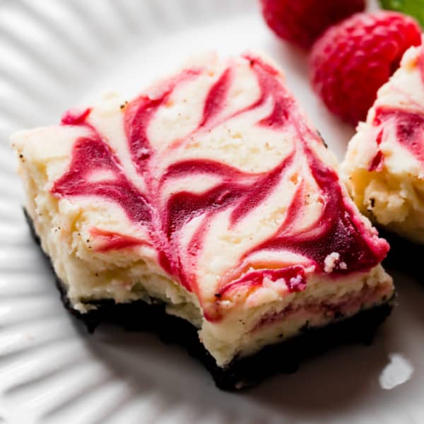 white chocolate cheesecake raspberry bar