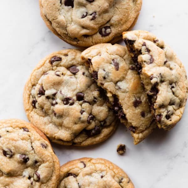 picture of 6 giant chocolate chip cookies 