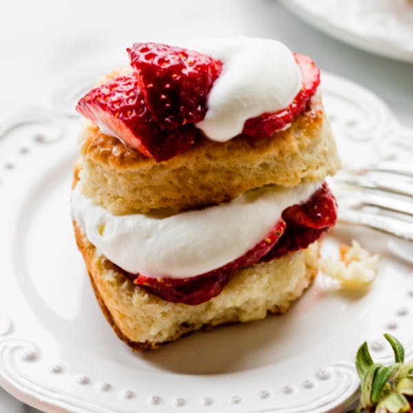 strawberry shortcake with whipped cream