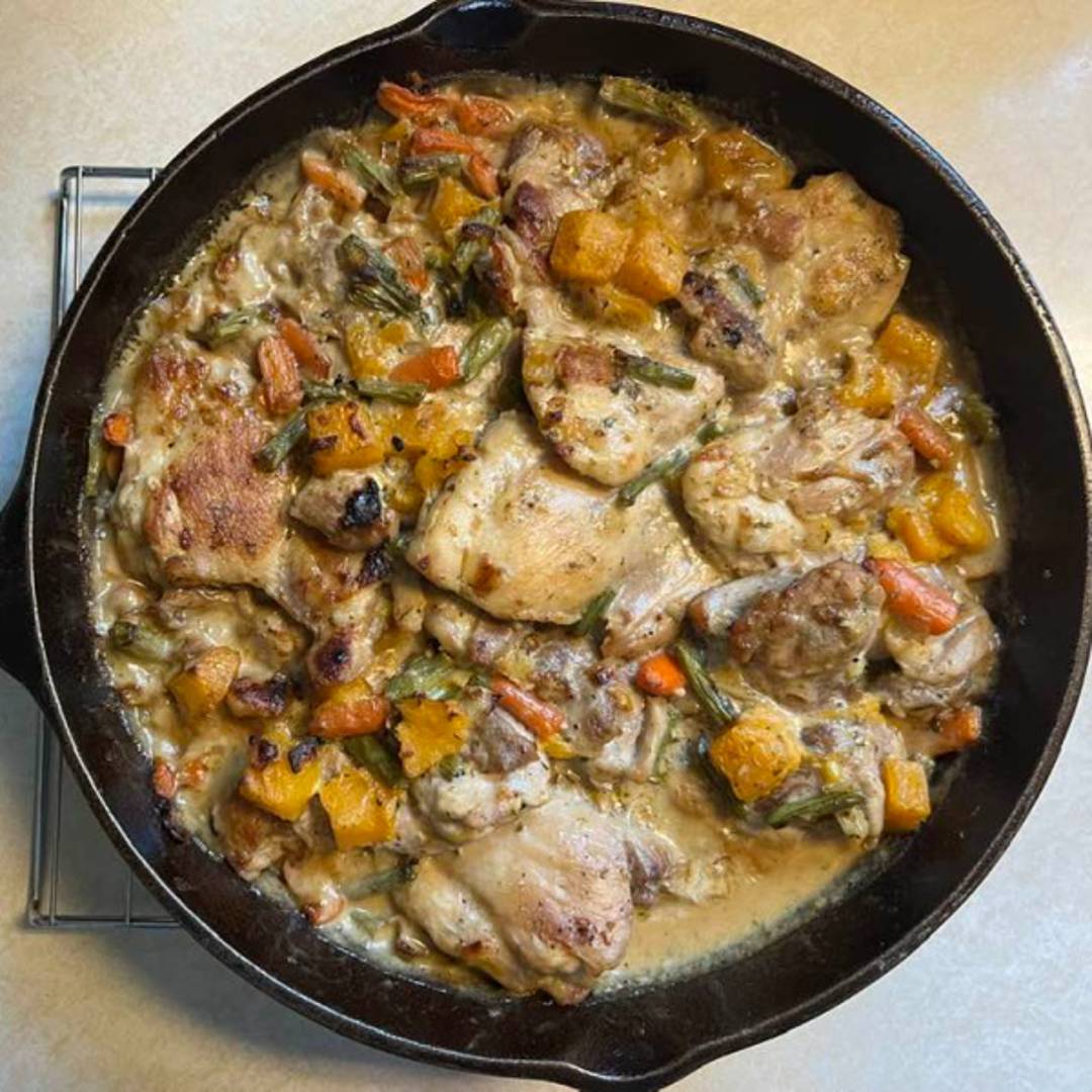 garlic chicken in skillet