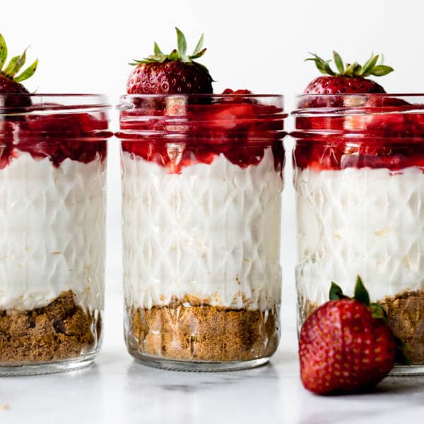 no bake cheesecake jars with strawberry