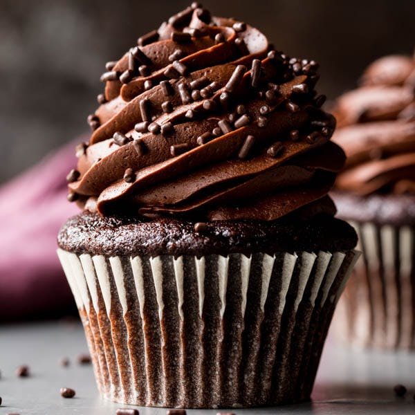 chocolate buttercream on cupcake