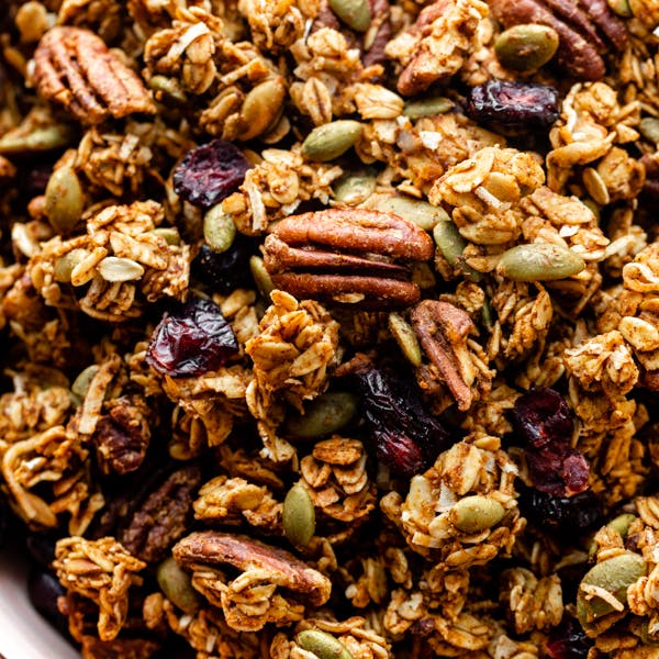 picture of granola made with pumpkin and pumpkin pie spices