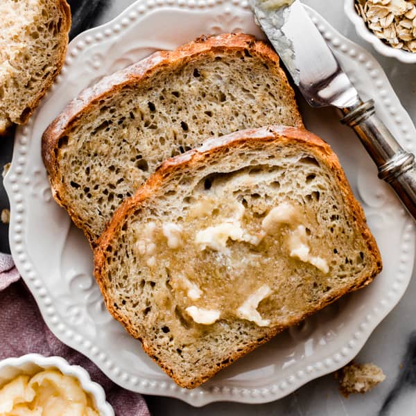 picture of sliced honey oat bread 