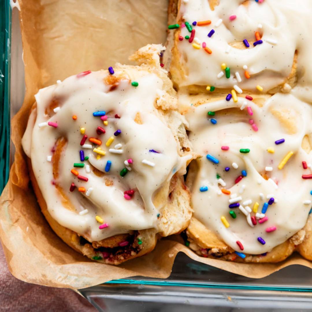 sprinkle cake cinnamon rolls with icing