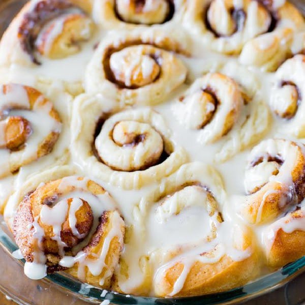 Picture of a pan of cinnamon rolls 