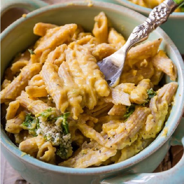 picture of butternut squash mac & cheese with kale