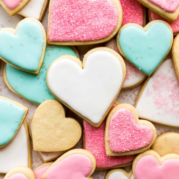 picture of sugar cookies decorated with royal icing