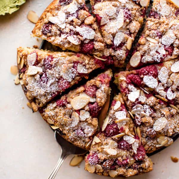 picture of raspberry almond crumb cake