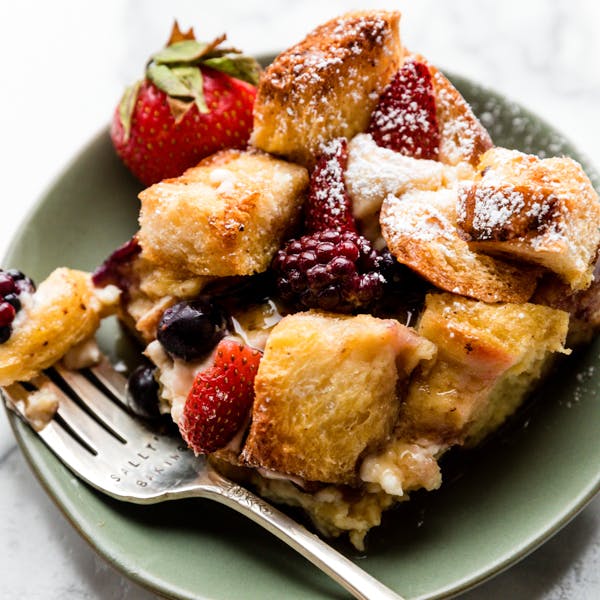 berry french toast on green plate