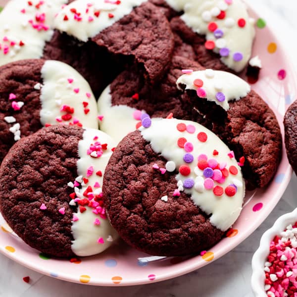 picture of white chocolate red velvet cookies