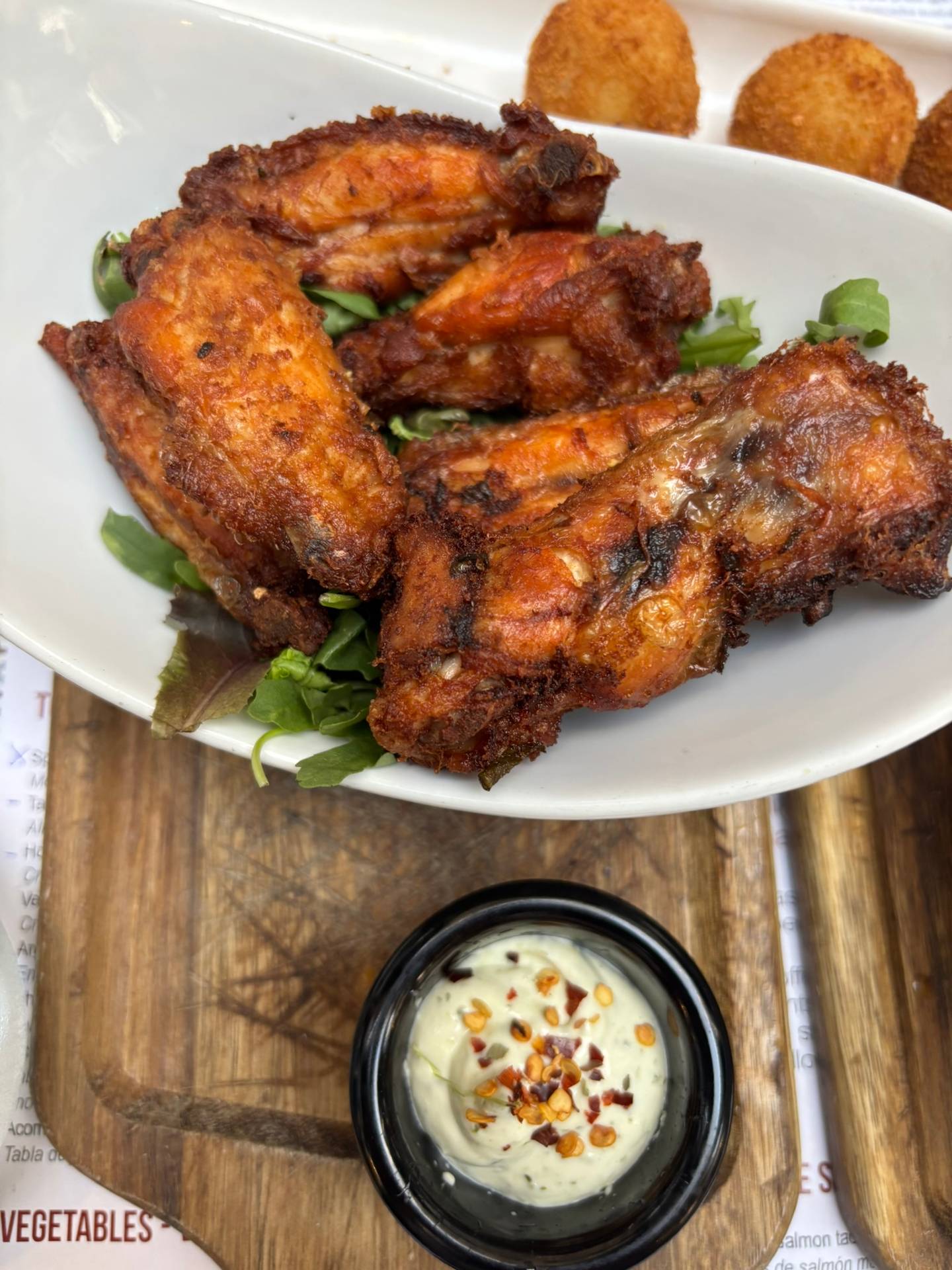 Perfectly crispy wings. I've not had a single bad batch in Spain

#borderlesslife #goodfoodgoodmood #slowliving #digitalnomadlife #lifestyleflow #zachpittman #foodiefinds