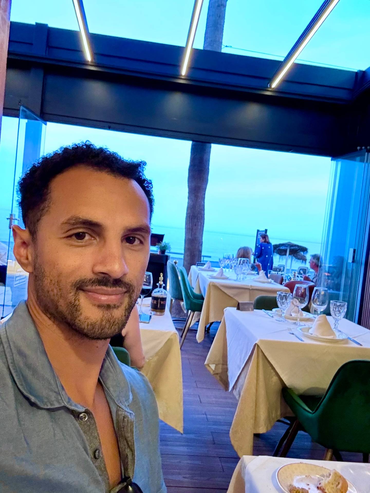 Here at Oliver Twist in Manilva - one of my fave spots

#borderlesslife #lifestyleflow #digitalnomadlife #freedomlifestyle #everydaymoments #zachpittman