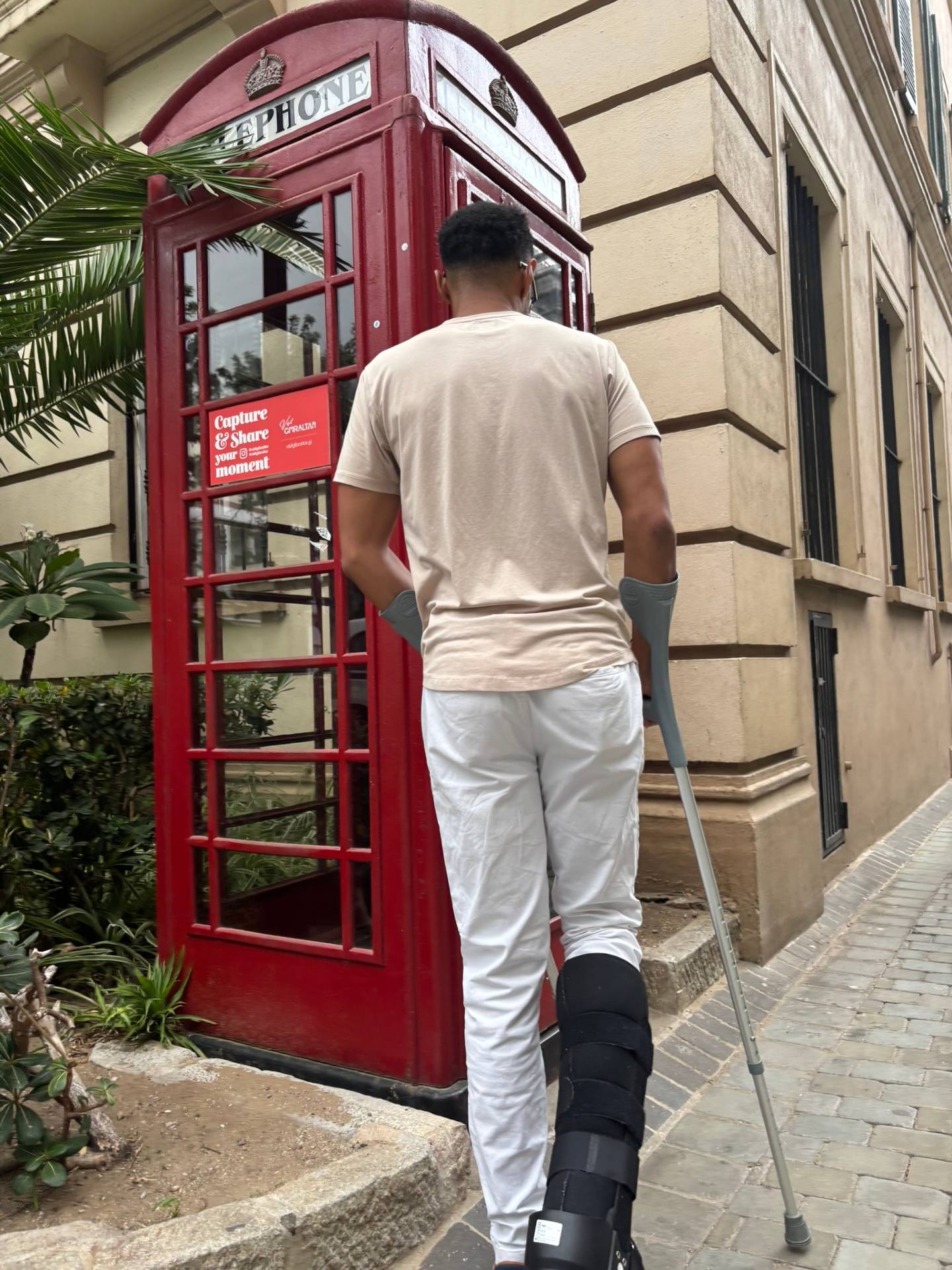 Feeling ready to take on the world, like Superman stepping out of the phone booth.

#borderlesslife #gibraltar #digitalnomadlife #freedomlifestyle #lifestyleflow #zachpittman #adventuretime #everydayinspiration