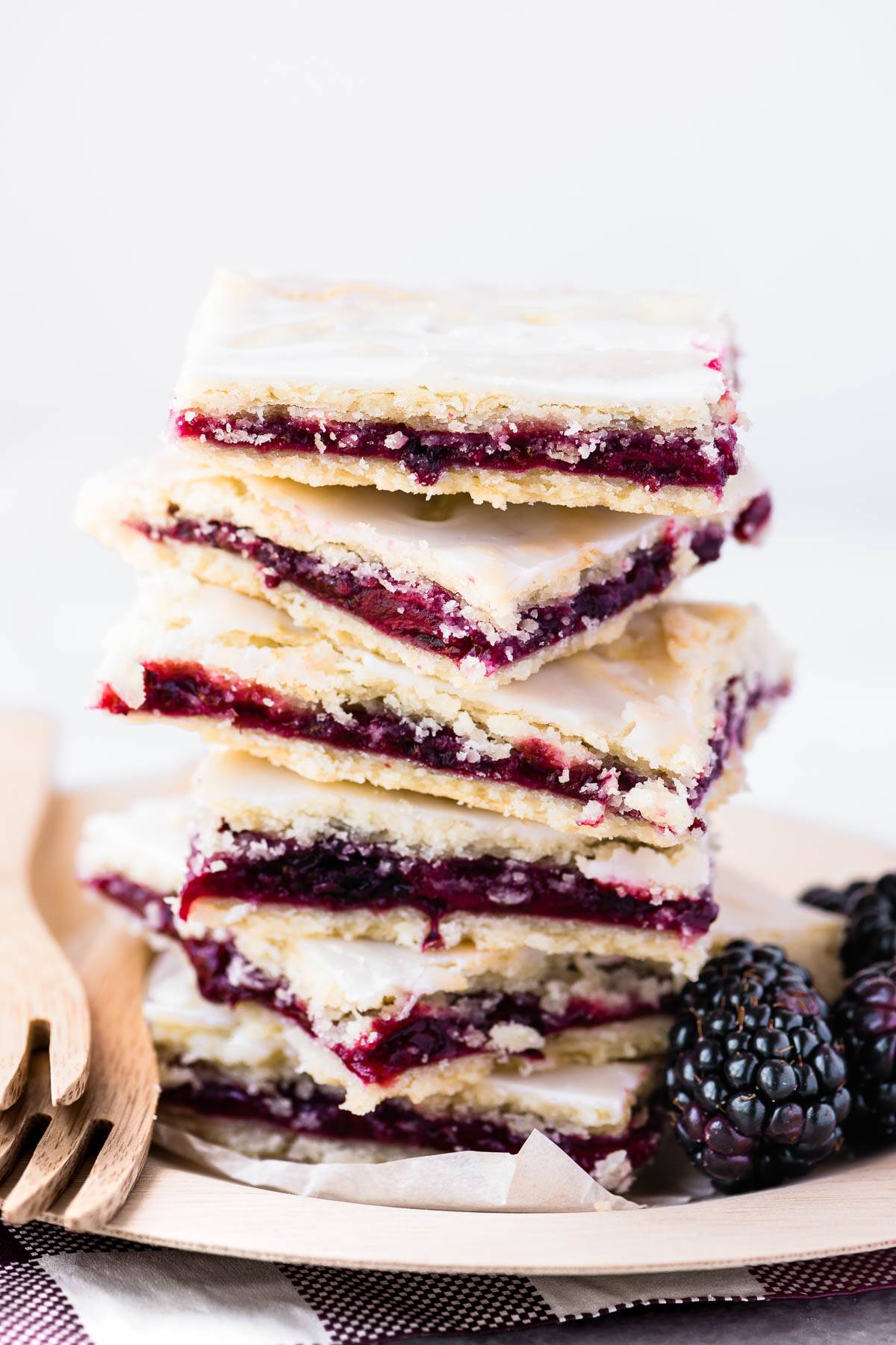 blackberry pie bars