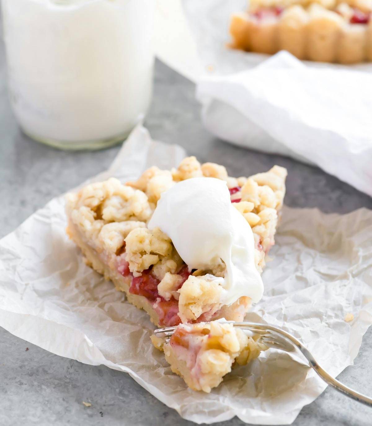 rhubarb crumble tart 