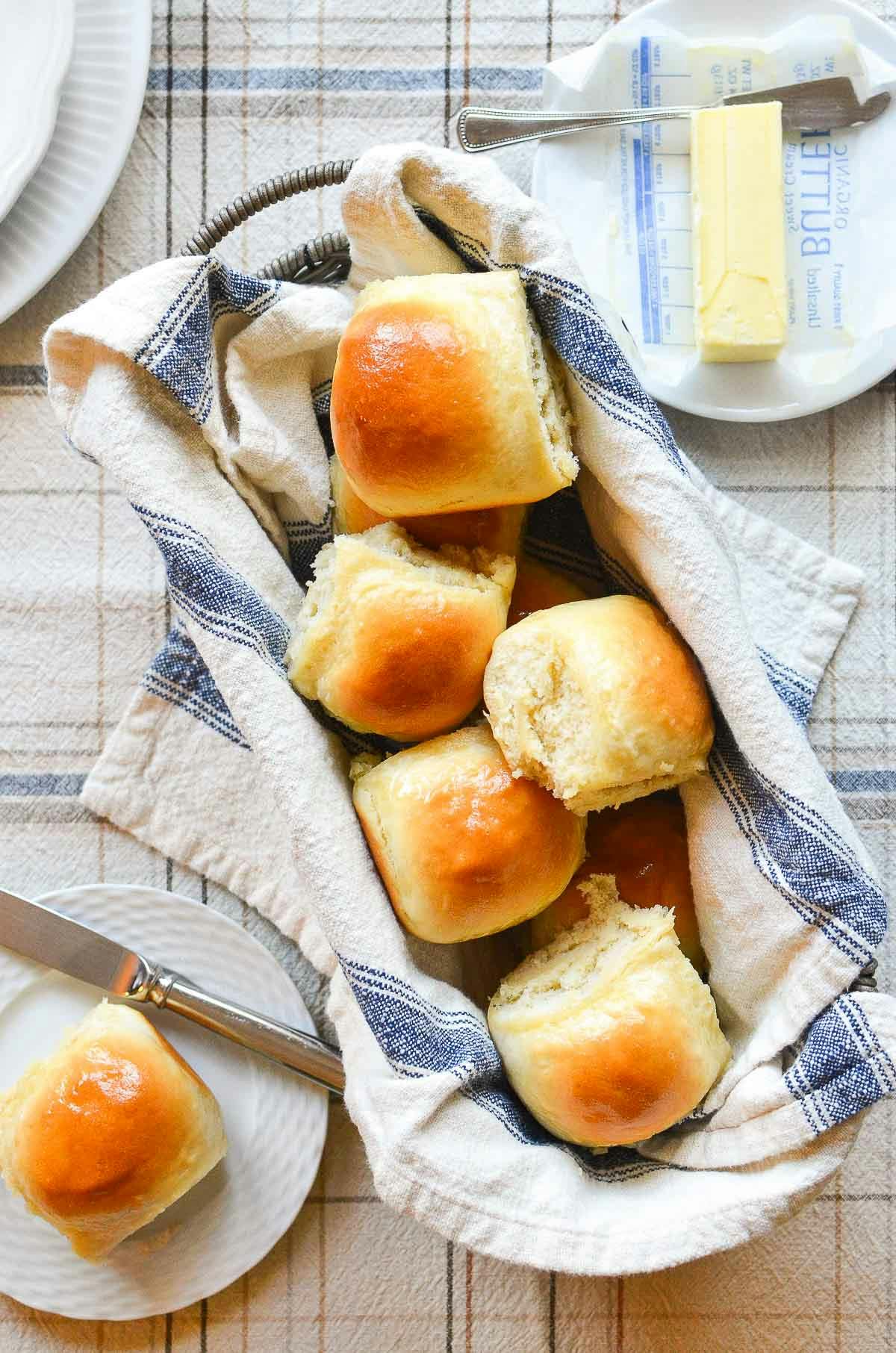 dinner rolls