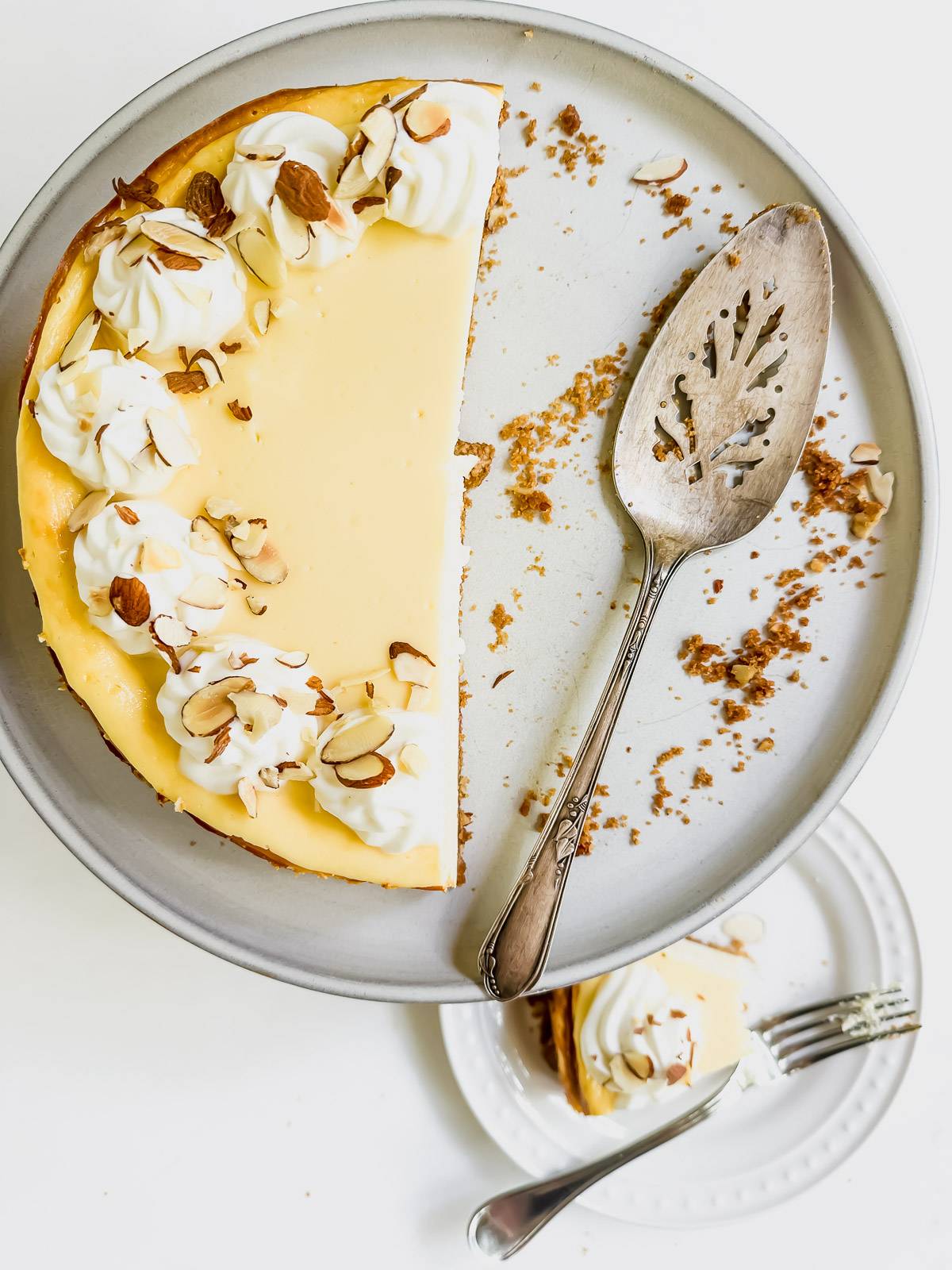almond cheesecake