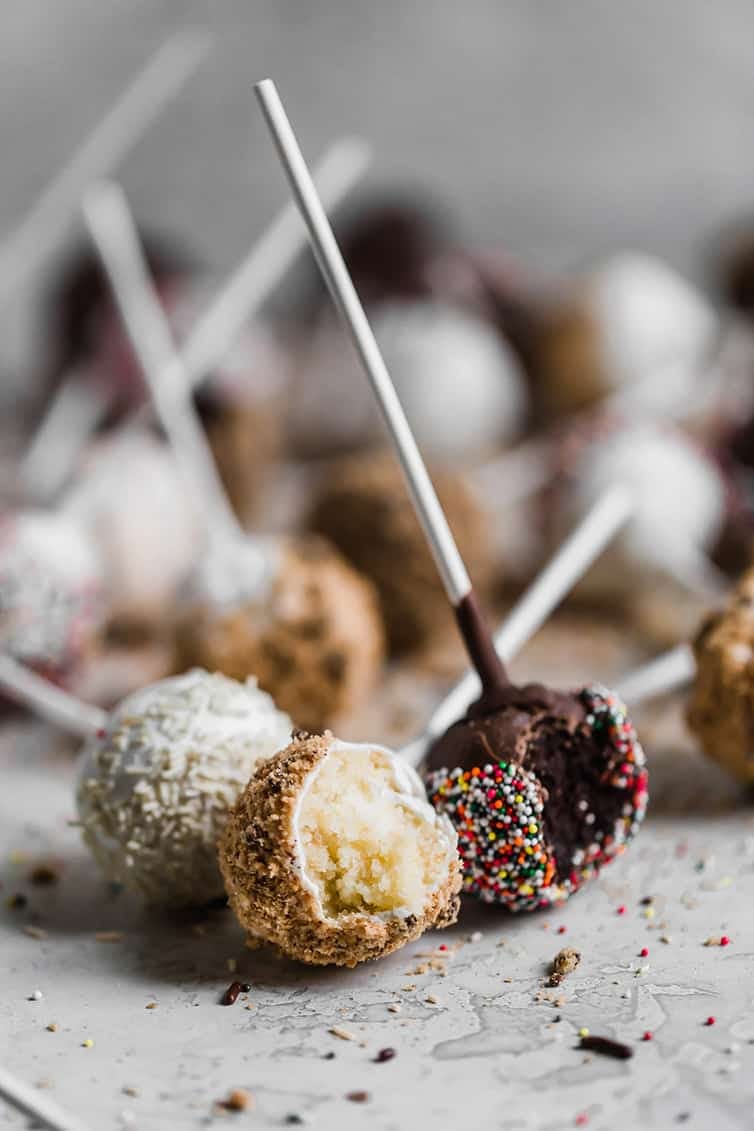 3 cake pops